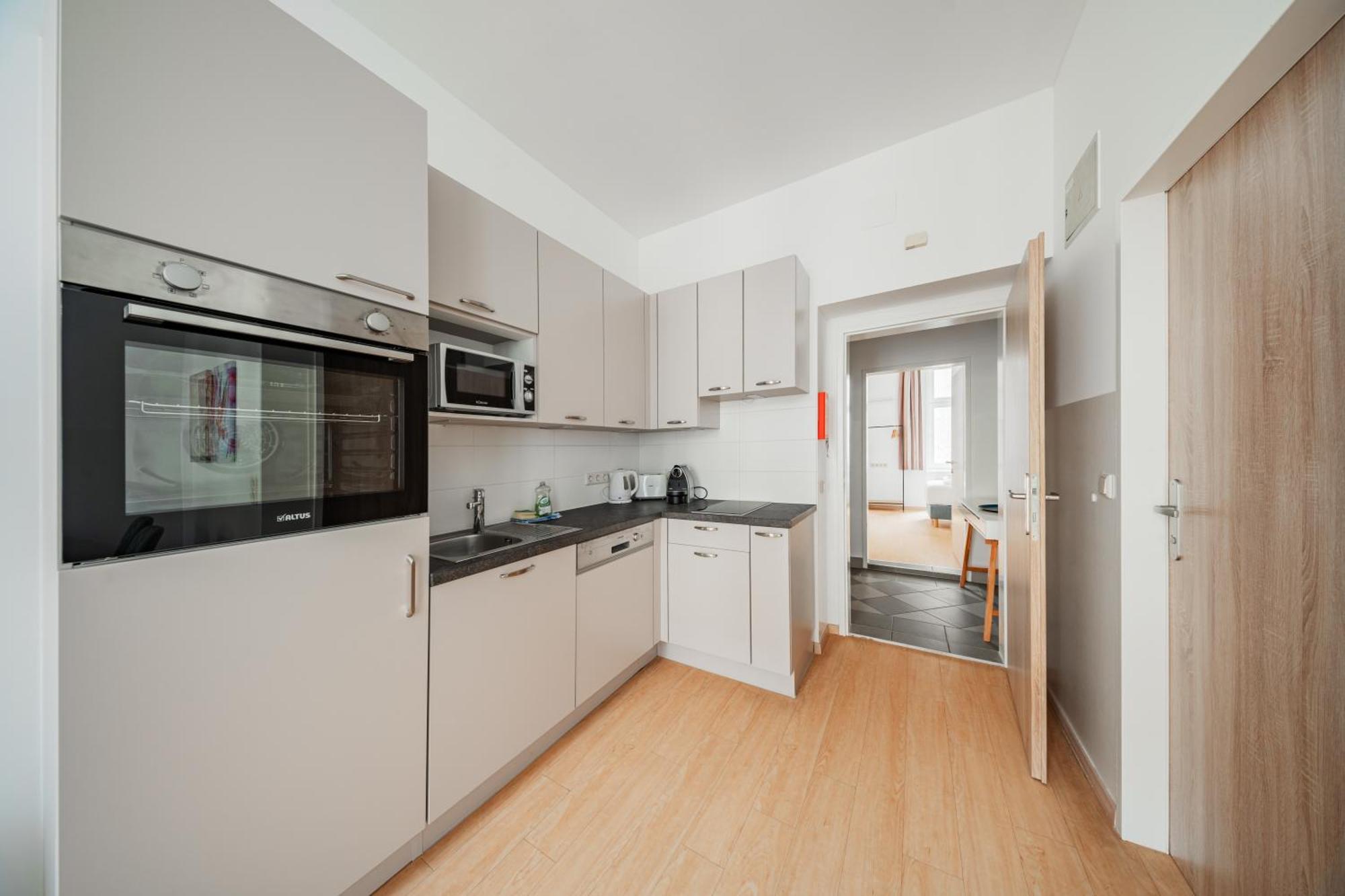 74 Living Apartments Wenen Buitenkant foto