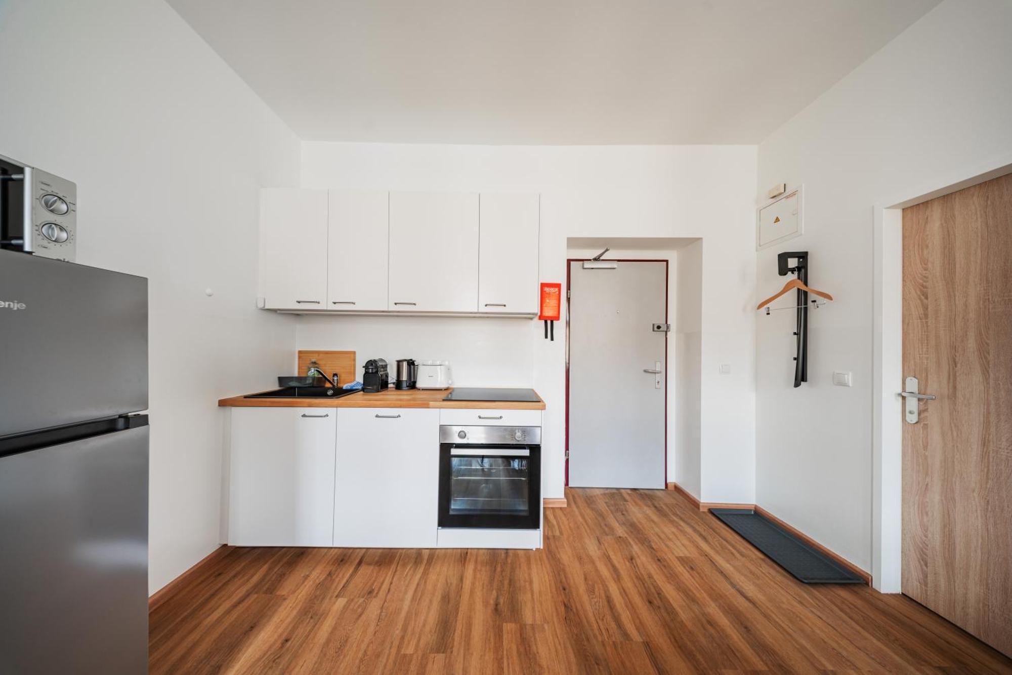 74 Living Apartments Wenen Buitenkant foto